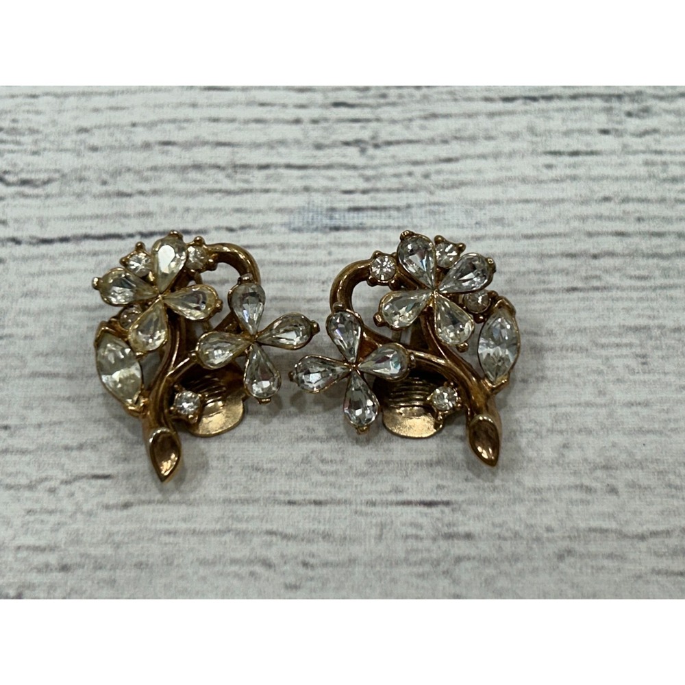 Vintage Trifari Gold Tone Rhinestone Flower Cluster Clip-On Earrings Signed